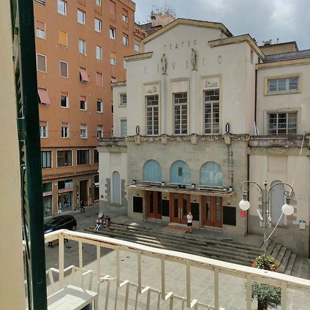 Il Balcone Sul Teatro Apartment La Spezia Luaran gambar